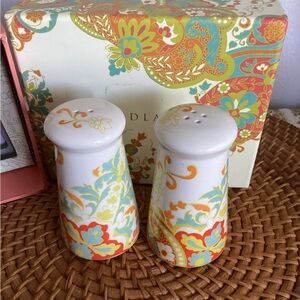 NEW Salt & Pepper shaker set porcelain Mudlark Santika New in Box NIB